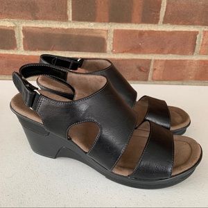 Natural Soul Regal black wedge heel sandals